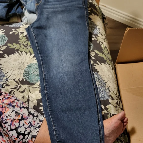 Jeans - Picture 2 of 2